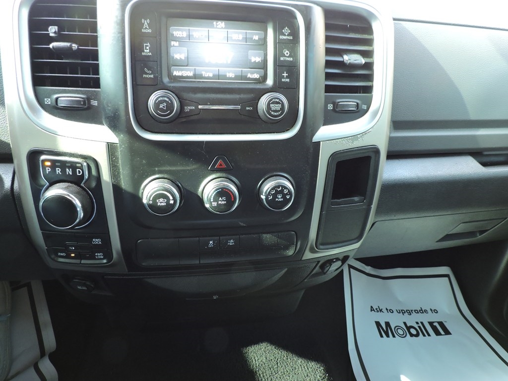 RAM 1500 SLT Quad Cab 4WD 2014