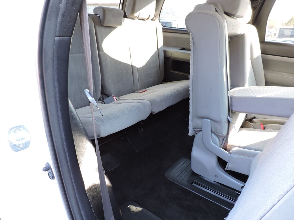 Toyota Sequoia SR5 5.7L 4WD 2016