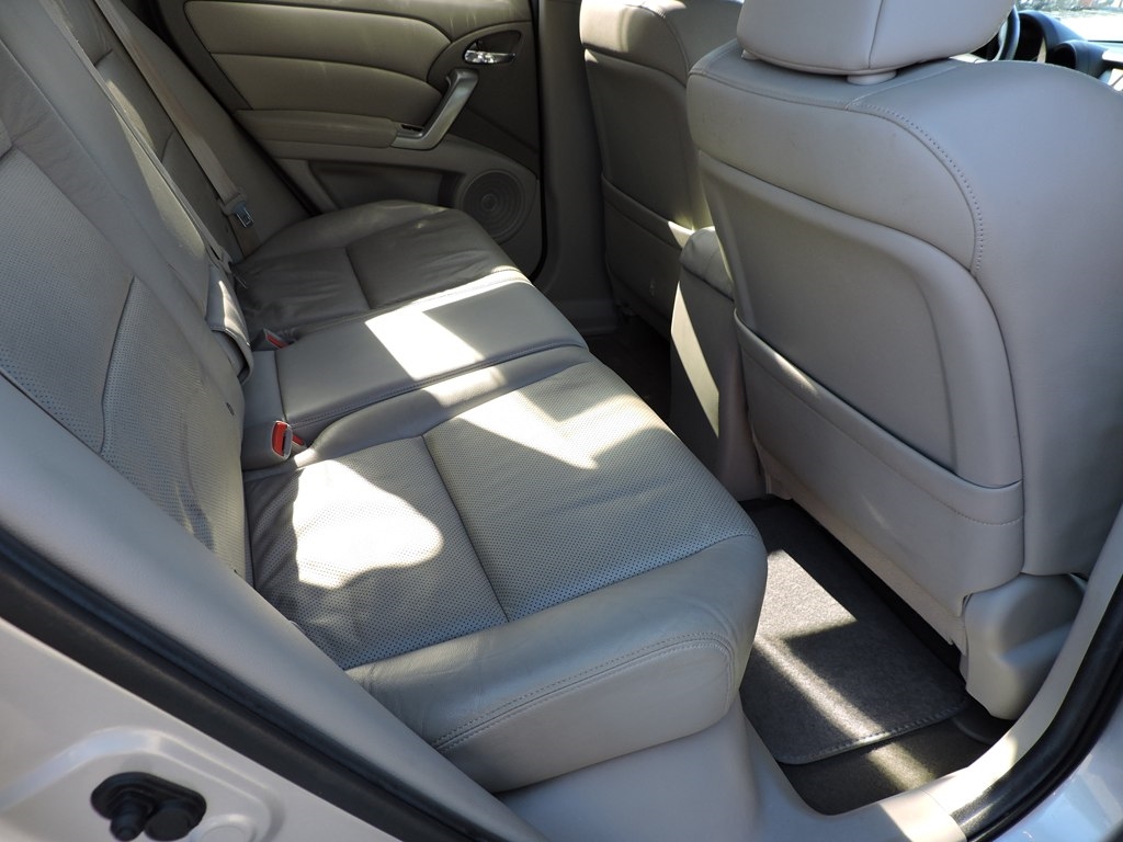 Acura RDX 5-Spd AT SH-AWD with Technology Package 2011