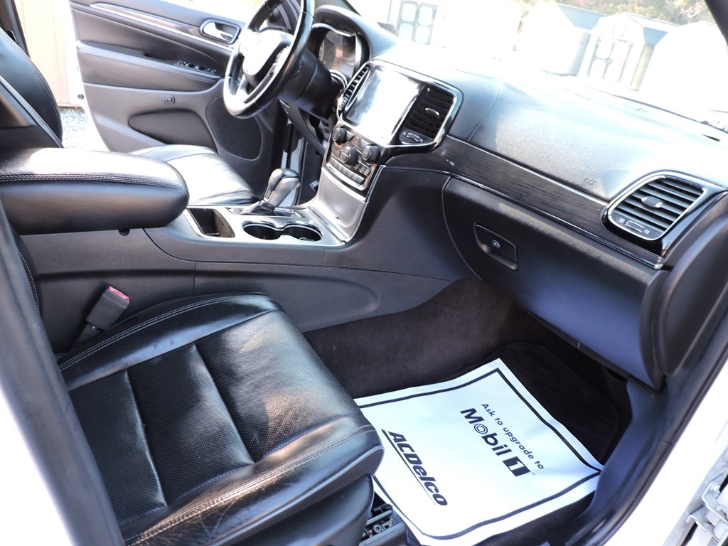 Jeep Grand Cherokee Overland 2WD 2019