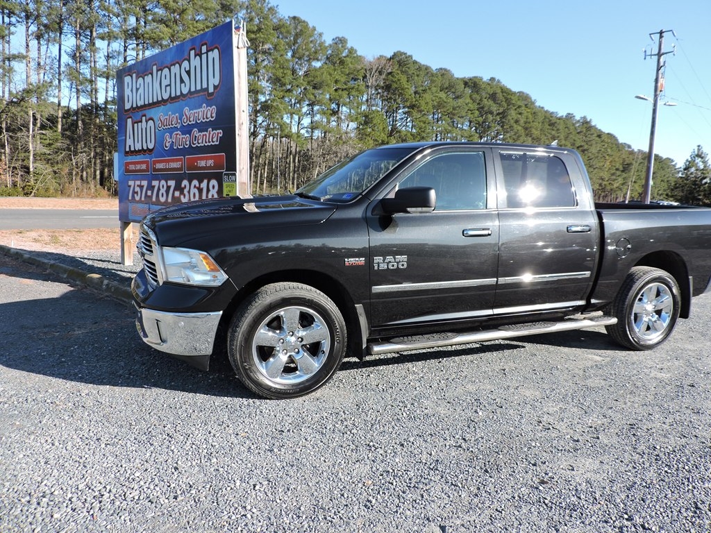 RAM 1500 SLT Crew Cab SWB 4WD 2015