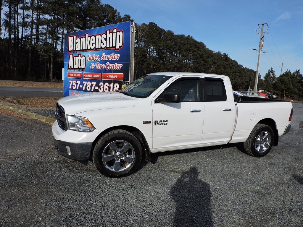 RAM 1500 SLT Quad Cab 2WD 2015