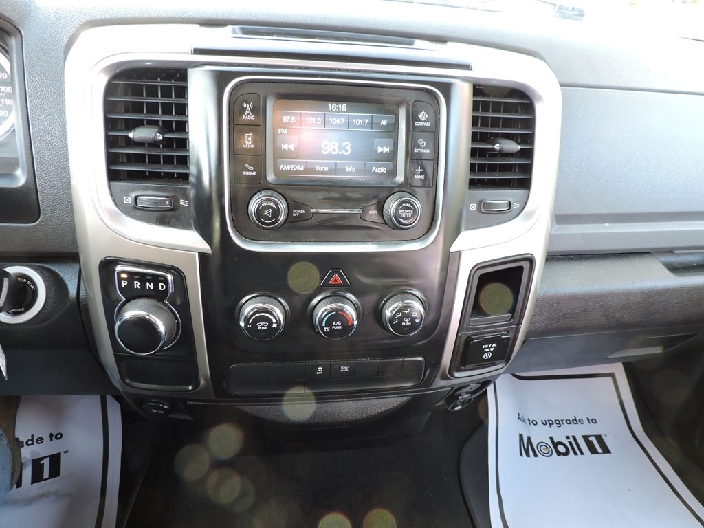 RAM 1500 SLT Quad Cab 2WD 2015