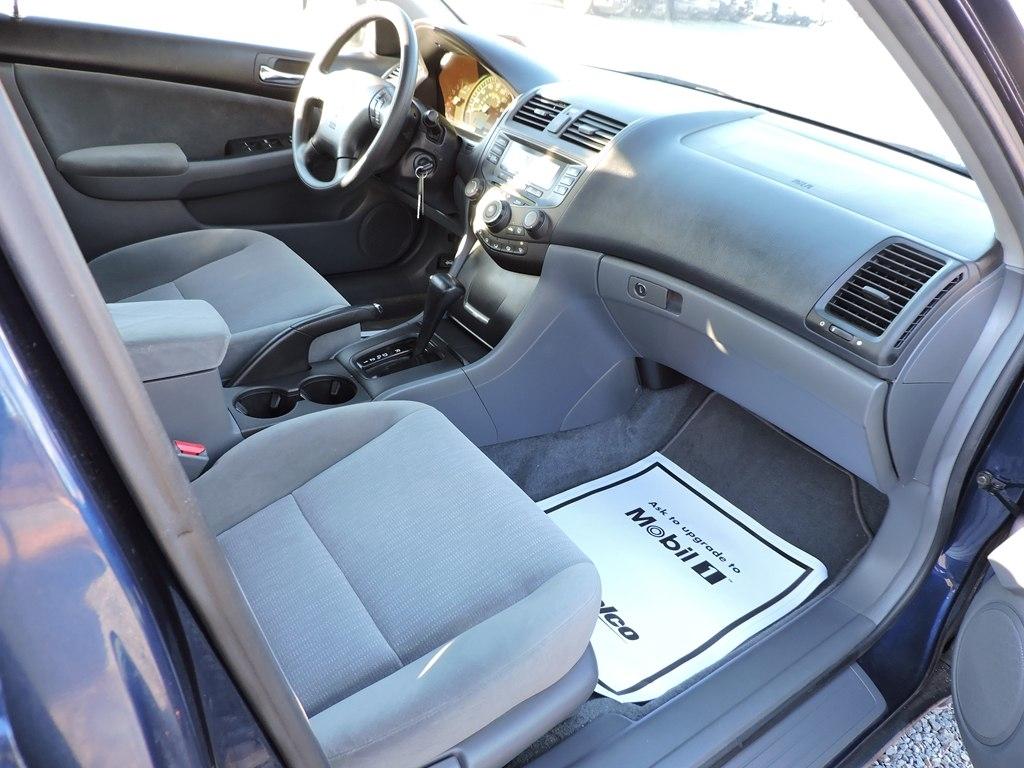 Honda Accord LX sedan AT 2004