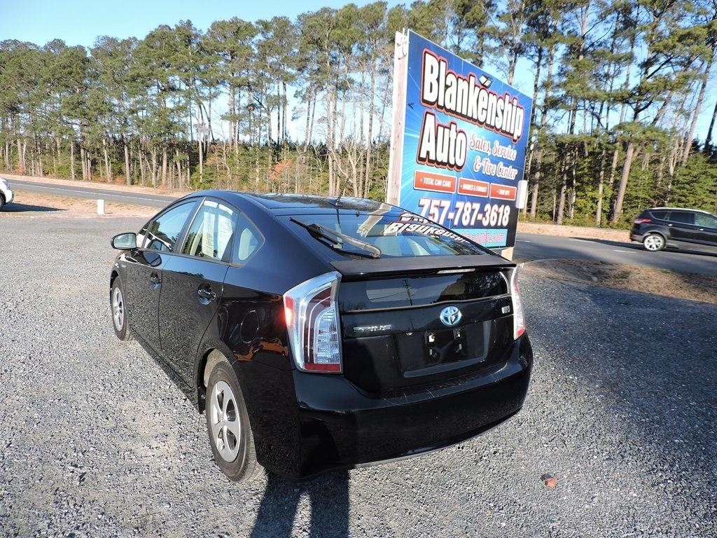 Toyota Prius Prius V 2012