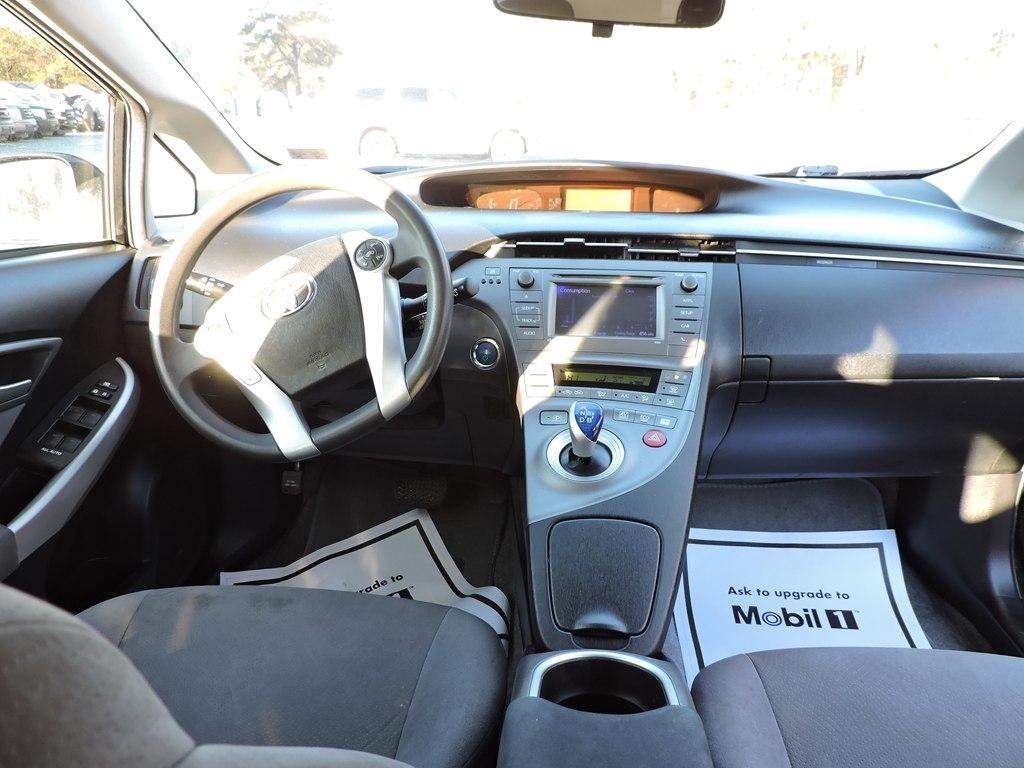 Toyota Prius Prius V 2012