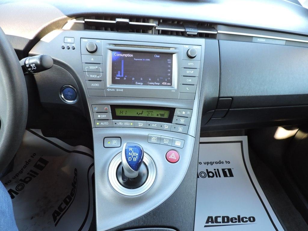 Toyota Prius Prius V 2012