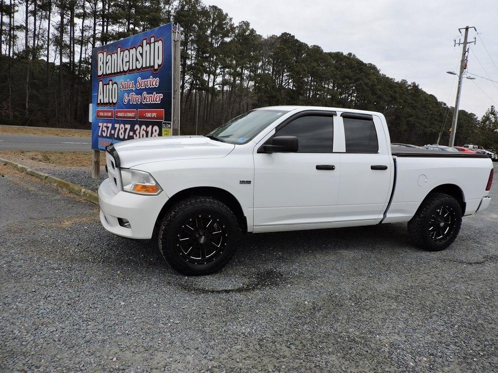 RAM 1500 ST Quad Cab 4WD 2012