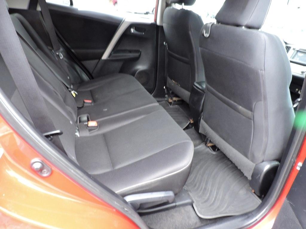 Toyota RAV4 XLE AWD 2015