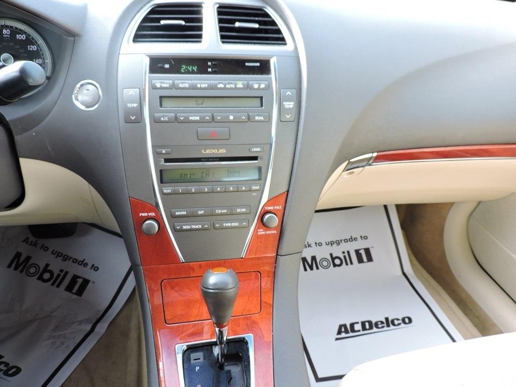 Lexus ES 350 Sedan 2011