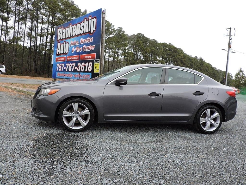 Acura ILX 5-Spd AT 2015