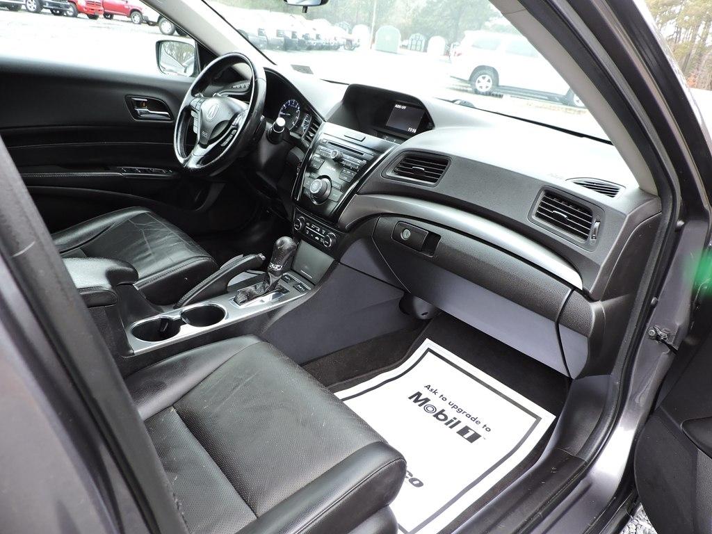 Acura ILX 5-Spd AT 2015