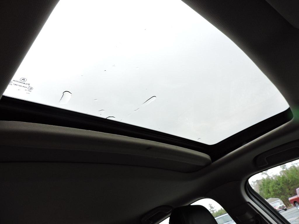 Acura ILX 5-Spd AT 2015