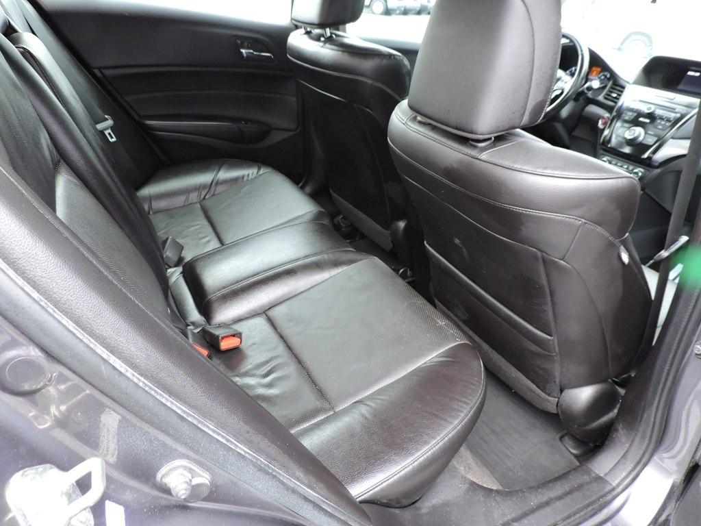 Acura ILX 5-Spd AT 2015