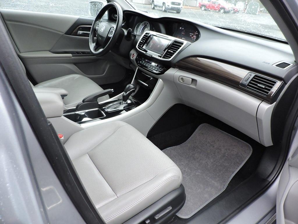 Honda Accord EX-L Sedan V6 6-Spd AT 2017