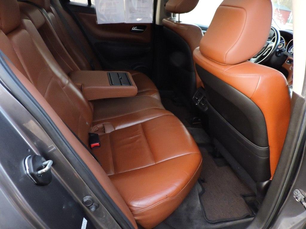 Acura ZDX 6-Spd AT w/Tech Pkg 2012