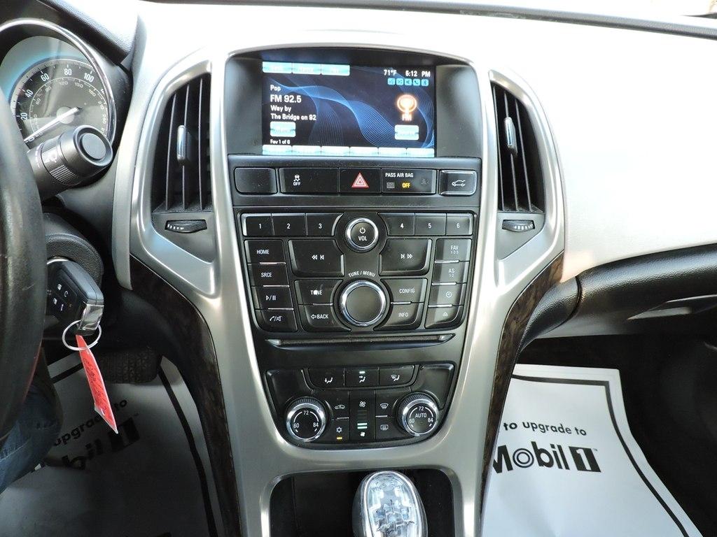 Buick Verano Base 2012