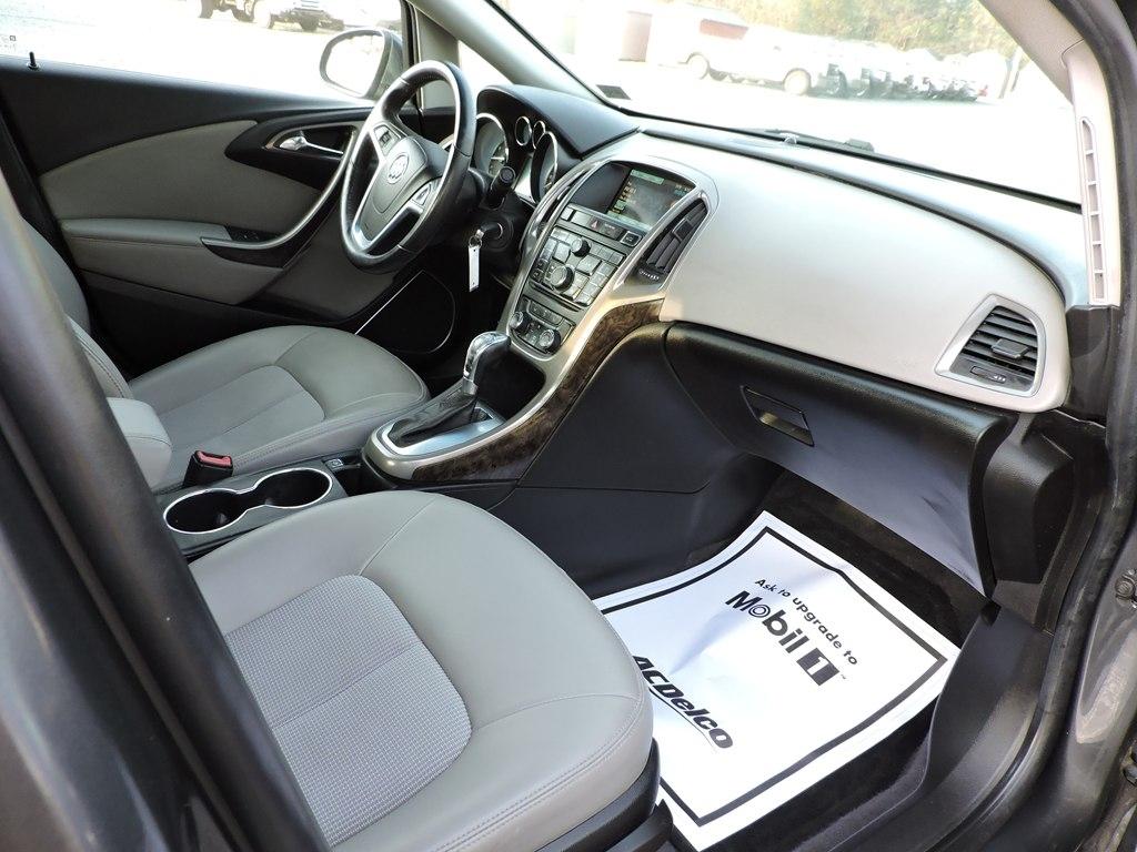 Buick Verano Base 2012