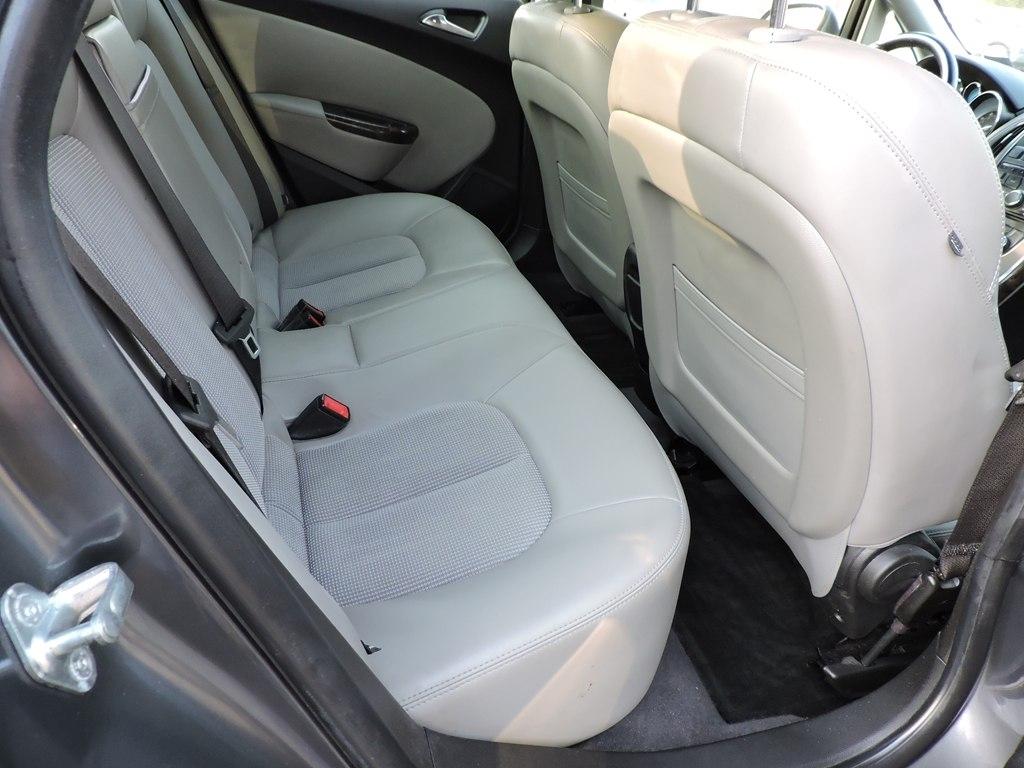 Buick Verano Base 2012