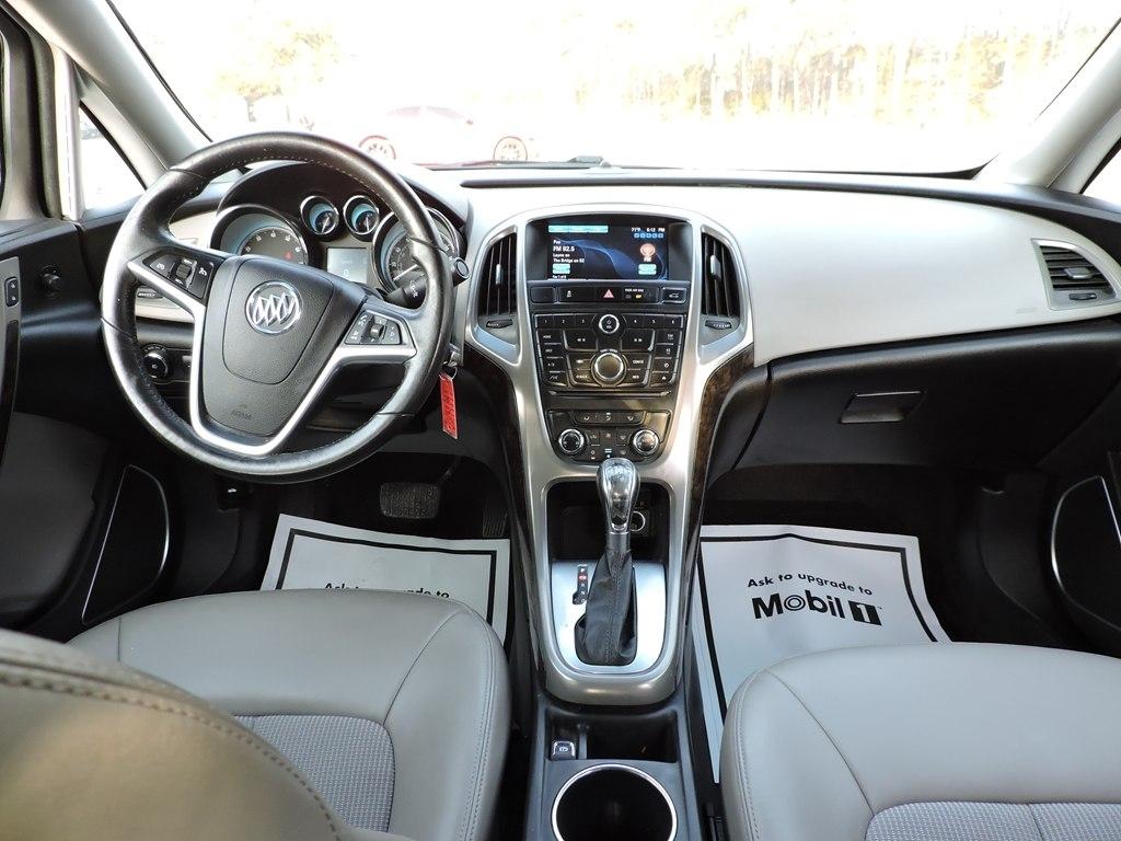 Buick Verano Base 2012