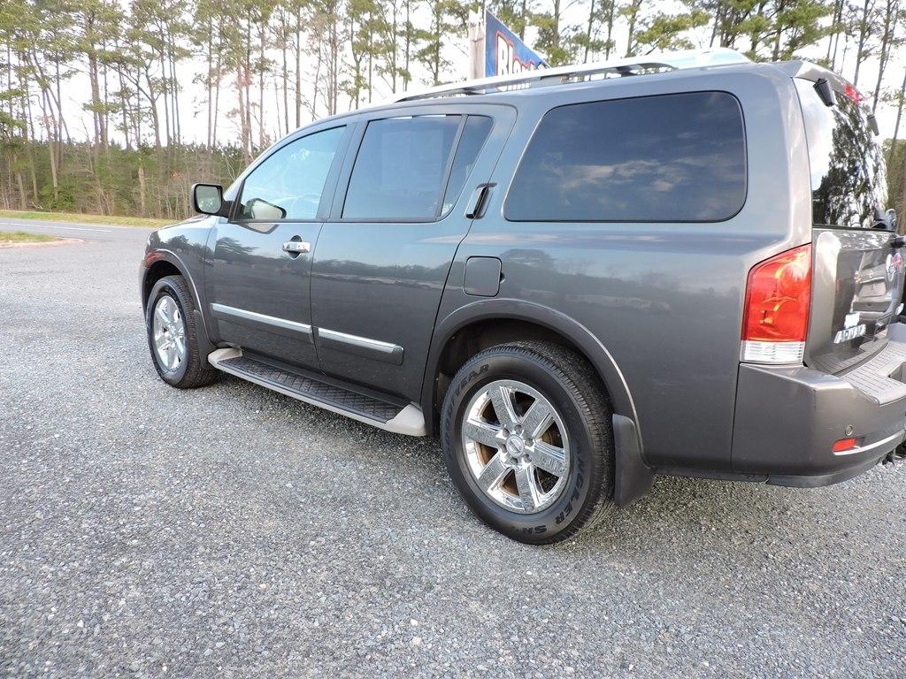 Nissan Armada SV 4WD 2011