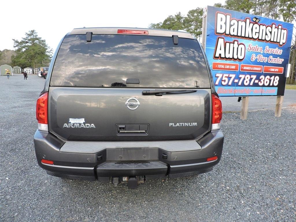 Nissan Armada SV 4WD 2011