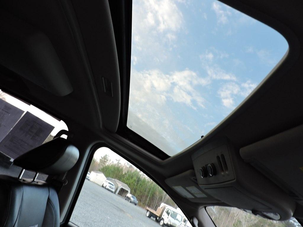 Nissan Armada SV 4WD 2011