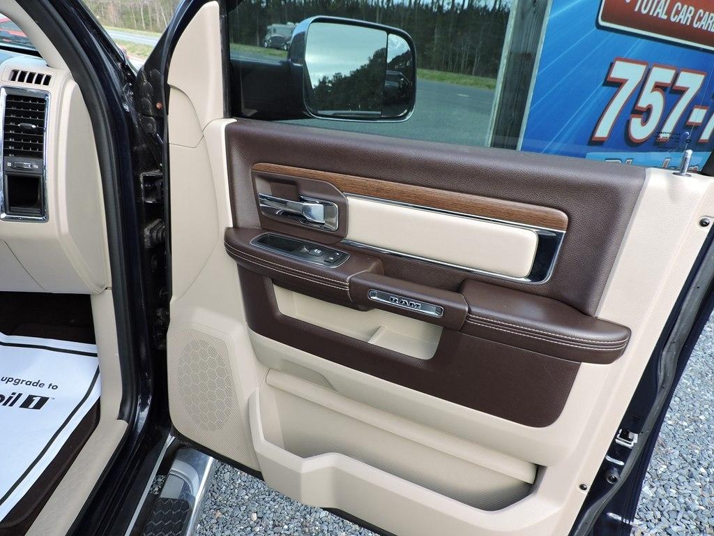 RAM 1500 Laramie Crew Cab SWB 4WD 2013