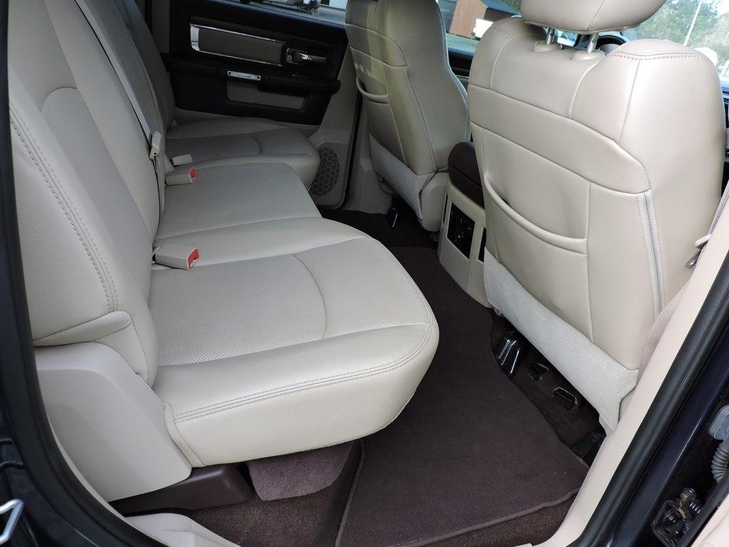 RAM 1500 Laramie Crew Cab SWB 4WD 2013