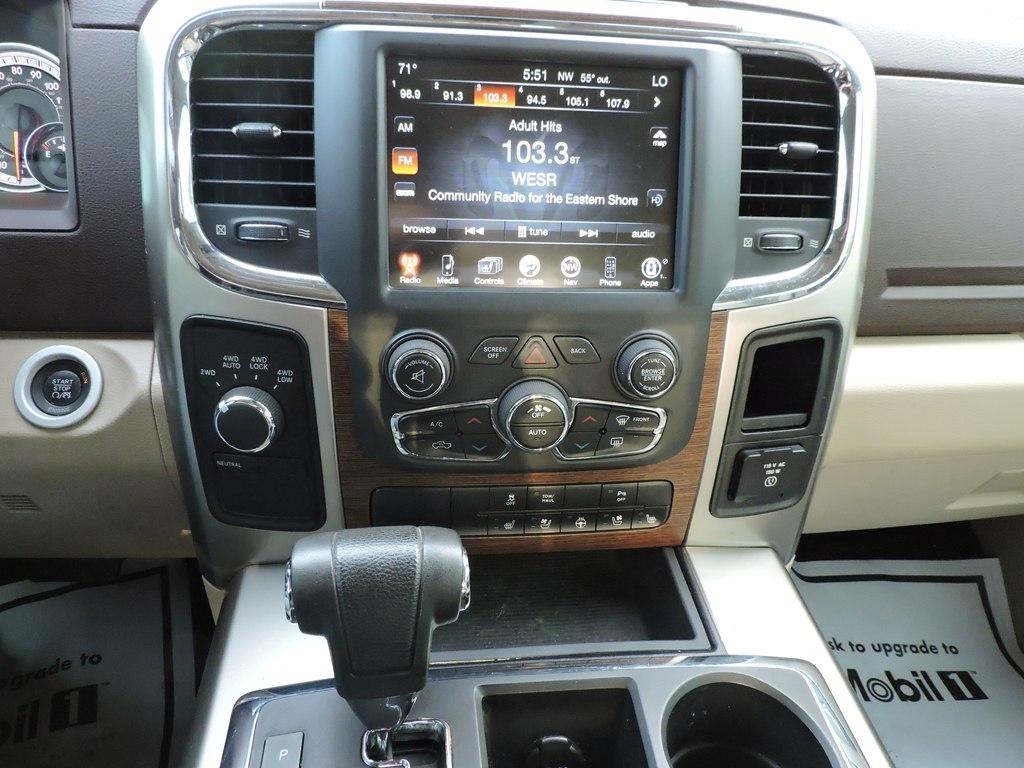 RAM 1500 Laramie Crew Cab SWB 4WD 2013