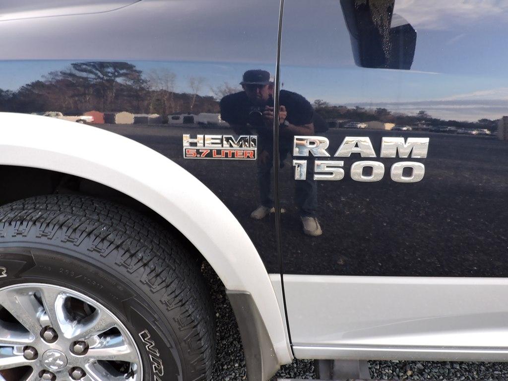 RAM 1500 Laramie Crew Cab SWB 4WD 2013