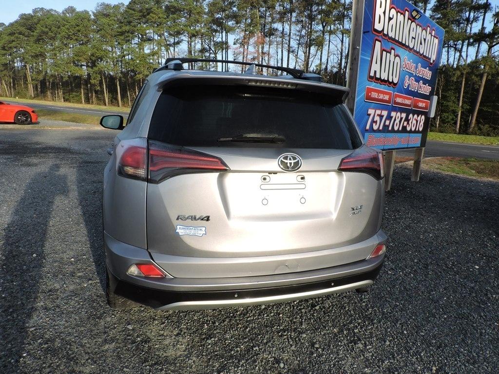 Toyota RAV4 XLE AWD 2016