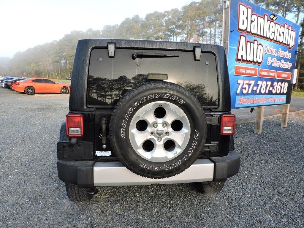 Jeep Wrangler Unlimited 4WD 4dr Sahara 2015