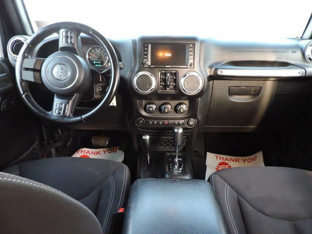 Jeep Wrangler Unlimited 4WD 4dr Sahara 2015