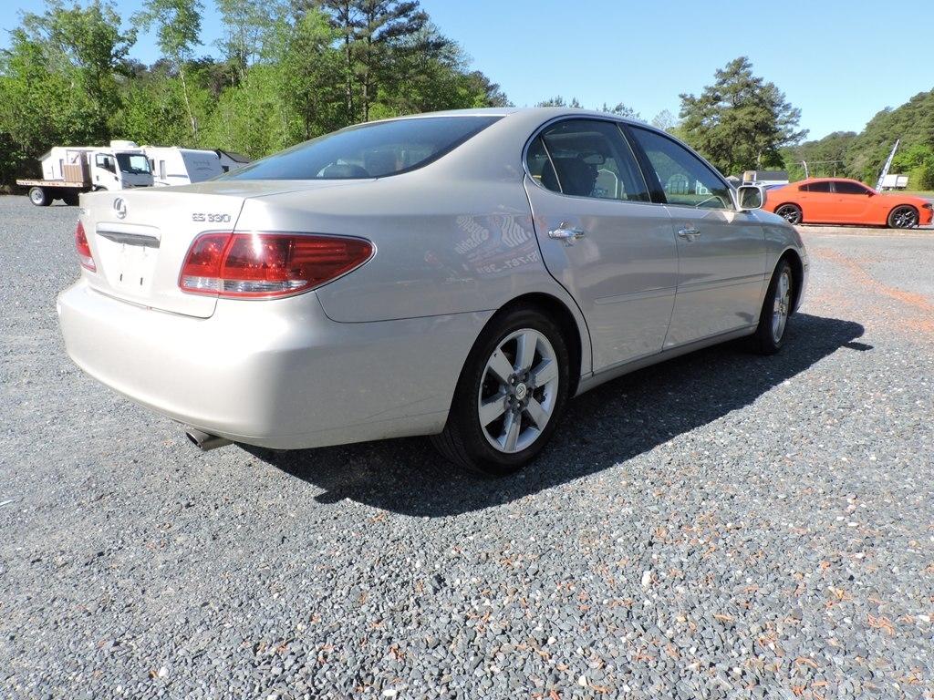 Lexus ES 330 4dr Sdn 2005