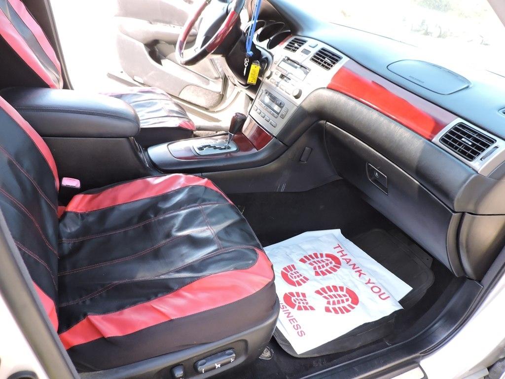 Lexus ES 330 4dr Sdn 2005