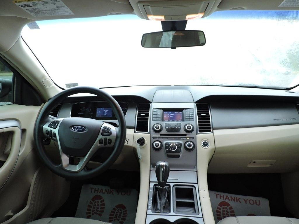 Ford Taurus 4dr Sdn SE FWD 2014