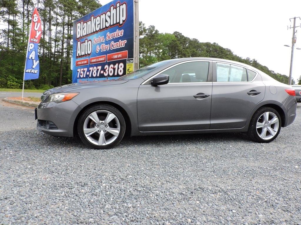 Acura ILX 4dr Sdn 2.0L Premium Pkg 2013