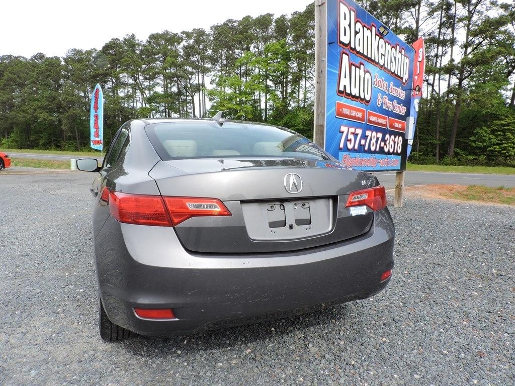 Acura ILX 4dr Sdn 2.0L Premium Pkg 2013