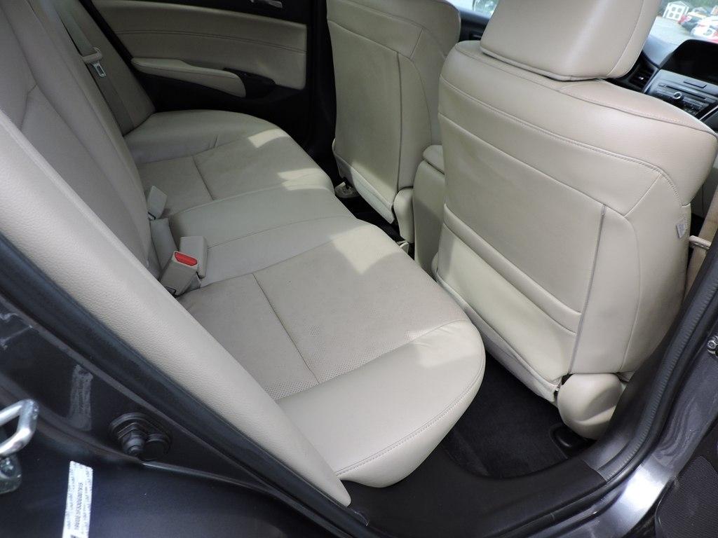 Acura ILX 4dr Sdn 2.0L Premium Pkg 2013