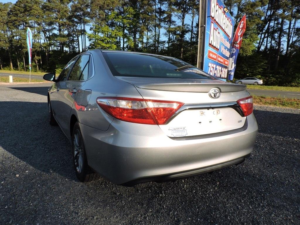 Toyota Camry XLE Auto (Natl) 2017