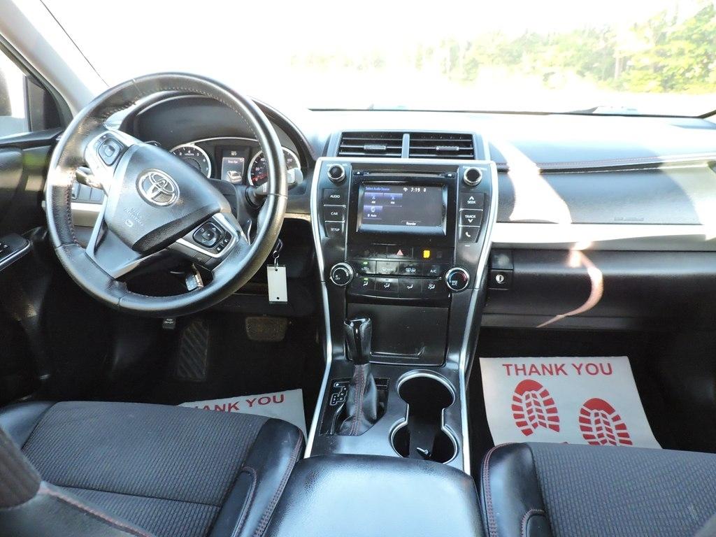 Toyota Camry XLE Auto (Natl) 2017