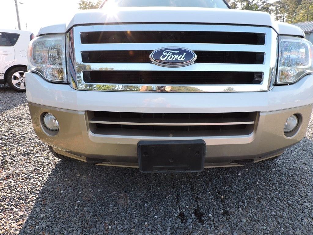 Ford Expedition 4WD 4dr King Ranch 2011