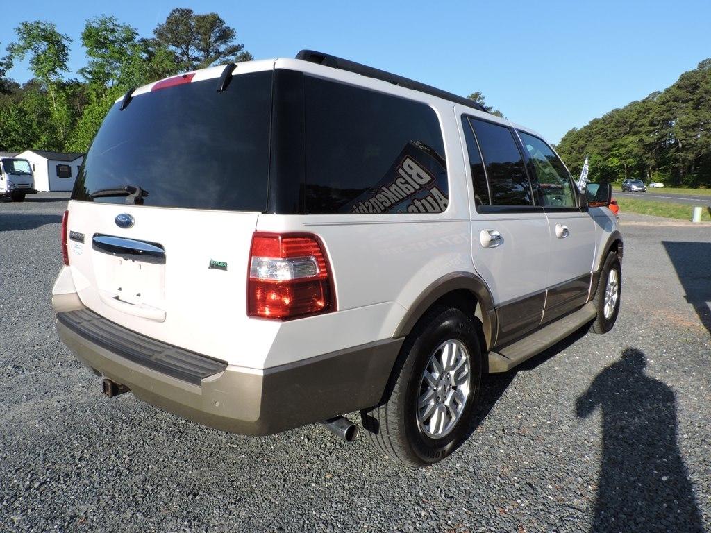 Ford Expedition 4WD 4dr King Ranch 2011