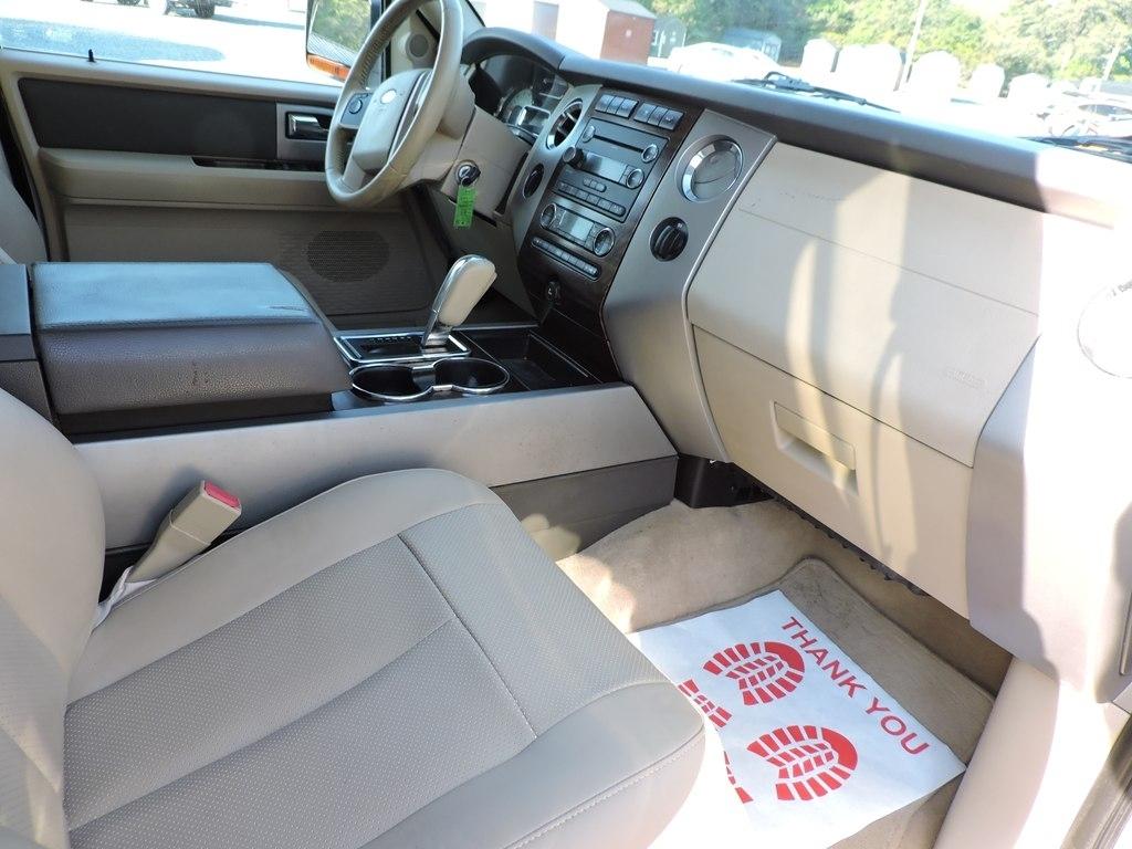 Ford Expedition 4WD 4dr King Ranch 2011