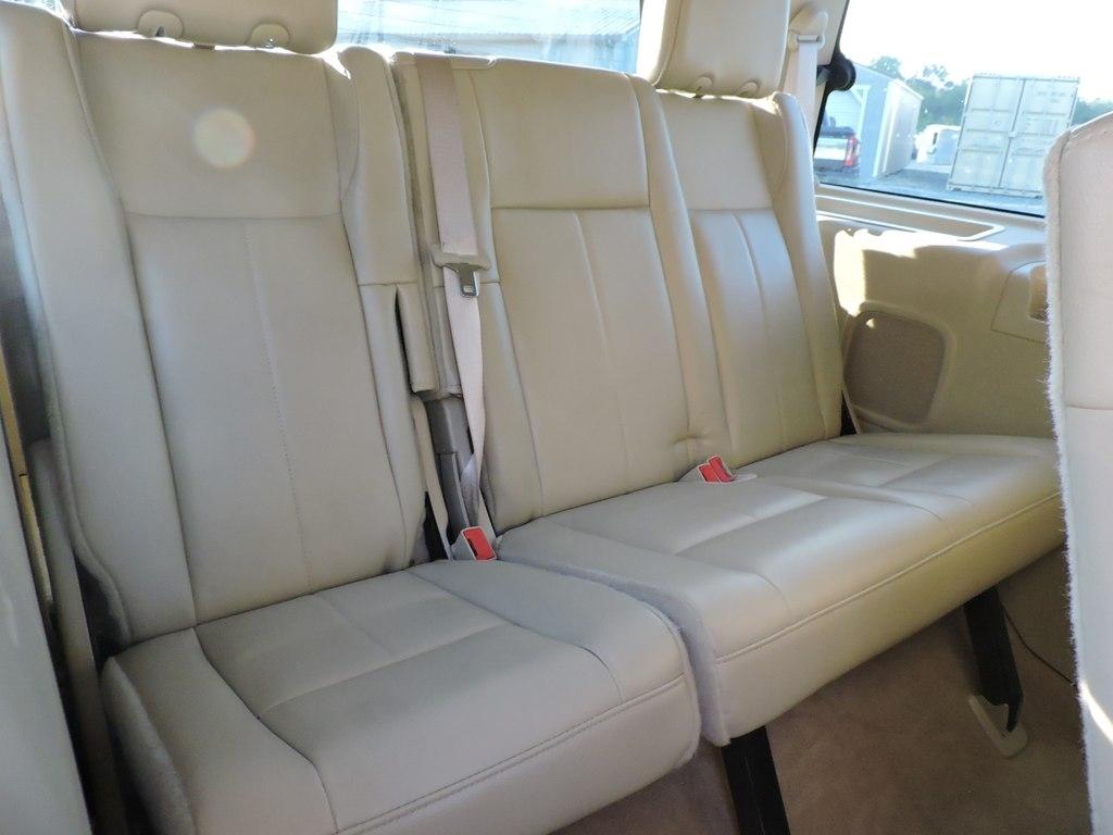 Ford Expedition 4WD 4dr King Ranch 2011