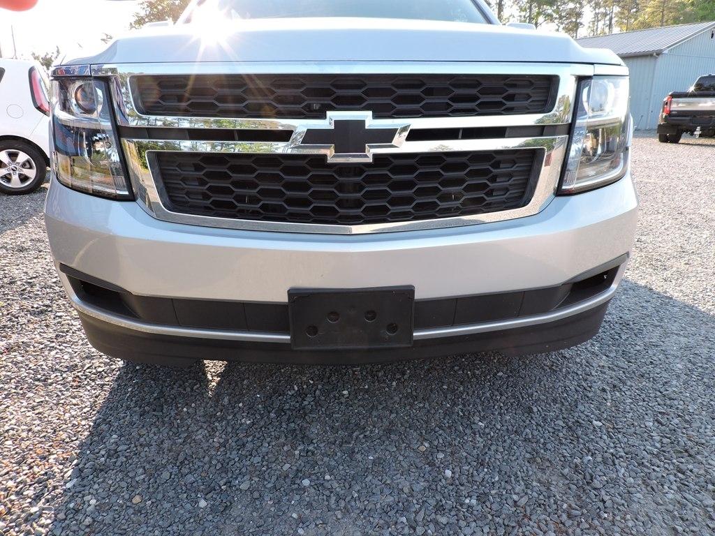 Chevrolet Suburban 4WD 4dr 1500 LT 2017