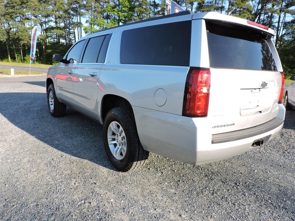 Chevrolet Suburban 4WD 4dr 1500 LT 2017