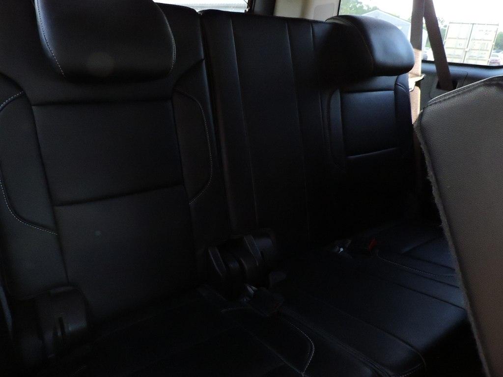 Chevrolet Suburban 4WD 4dr 1500 LT 2017