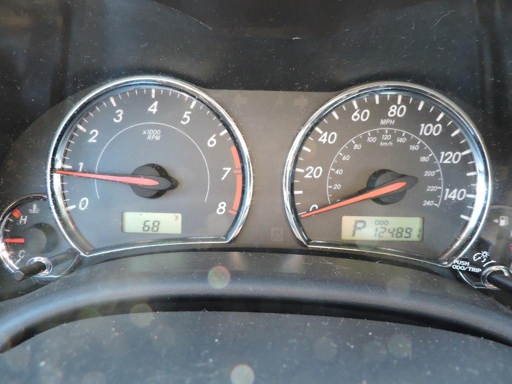 Toyota Corolla 4dr Sdn Auto LE (Natl) 2011